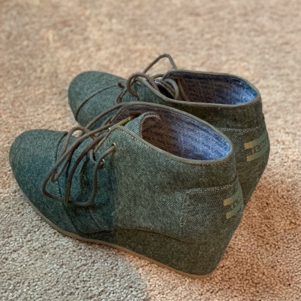TOMS Wedge Booties- Hunter Green